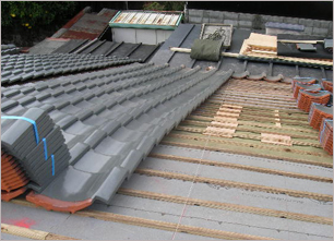 屋根瓦葺き替え工事について